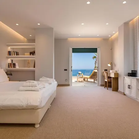 Seafront Luxury 