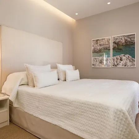 Seafront Luxury 