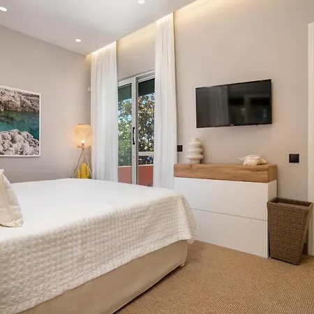 Seafront Luxury 