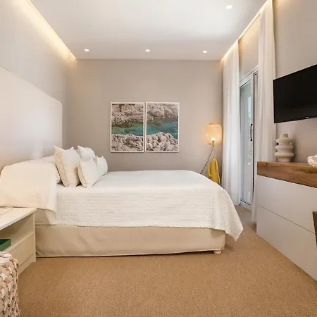 Seafront Luxury 