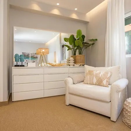 Seafront Luxury 