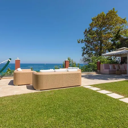Apartment Seafront Luxury 