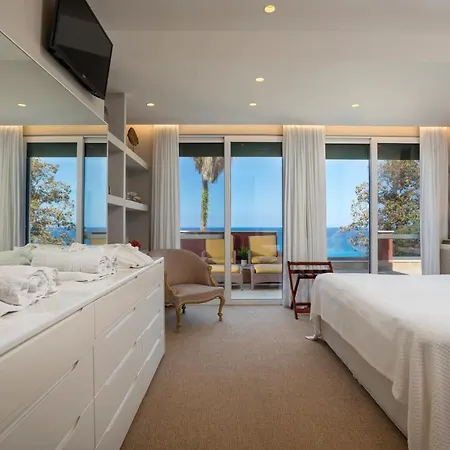 Seafront Luxury 