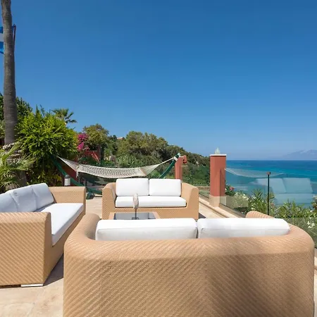 Seafront Luxury 