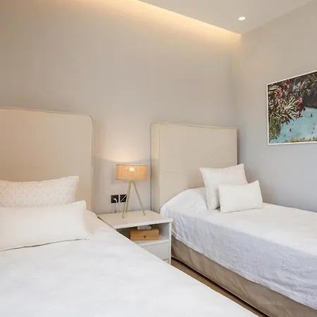 Apartment Seafront Luxury 